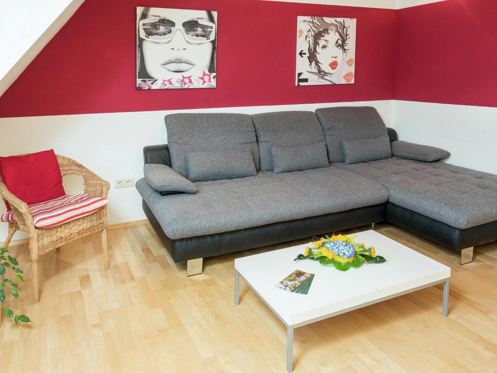 Cozy Apartment In Schwenningen With Garden Villingen-Schwenningen Dış mekan fotoğraf
